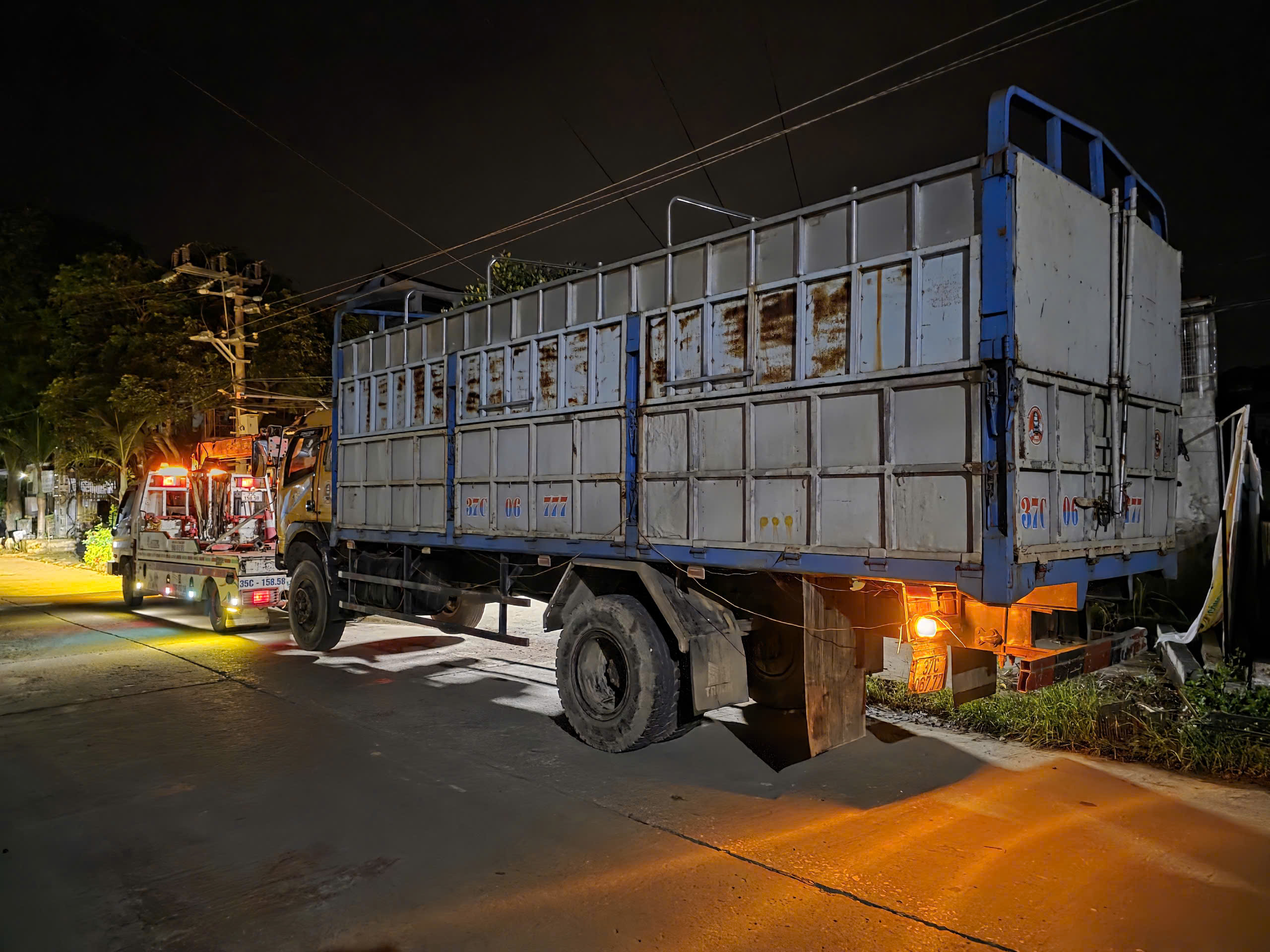 Cứu Hộ Ô Tô Gần Nhất Hotline:0988.812.116 1 1b57258807b88de6d4a988