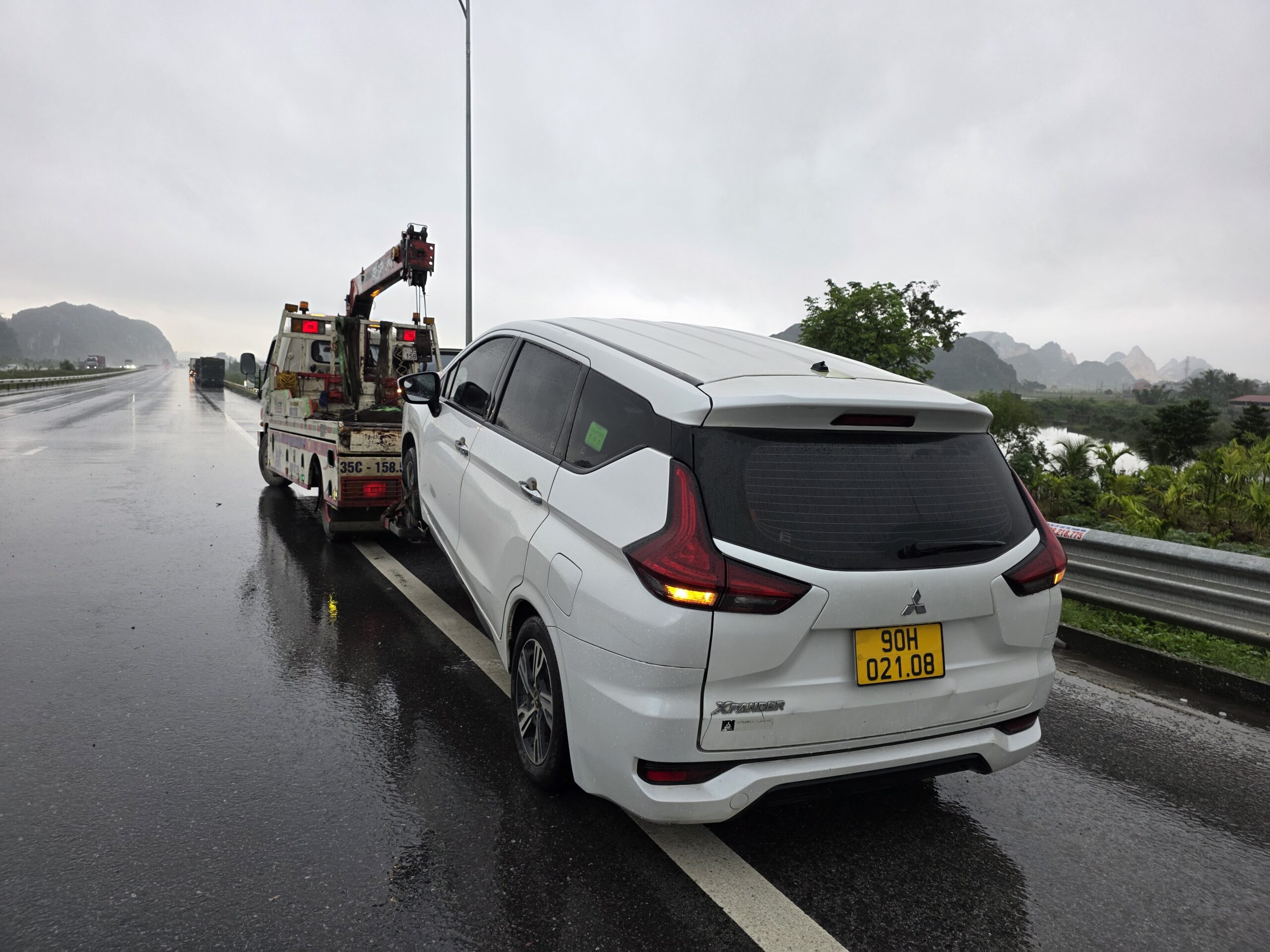 CỨU HỘ CAO TỐC GIÁ TỐT TẠI CẦU GIẼ – NINH BÌNH 1 CỨU HỘ CAO TỐC GIÁ TỐT TẠI CẦU GIẼ – NINH BÌNH